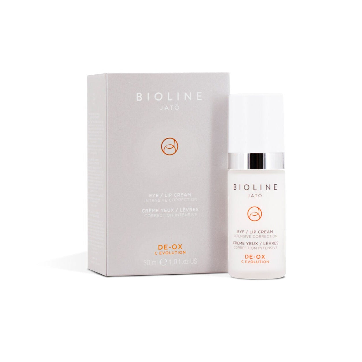 Från Bioline Jató, De-Ox. En unik balans av rikedom och lätthet som ömtåligt omsluter de mest ömtåliga områdena i ansiktet. Minskar synligheten av linjer och mörka ringar. Denna sammetslena kräm ger en fräsch känsla av omedelbar välbefinnande för en mer lysande look och definierade läppar.